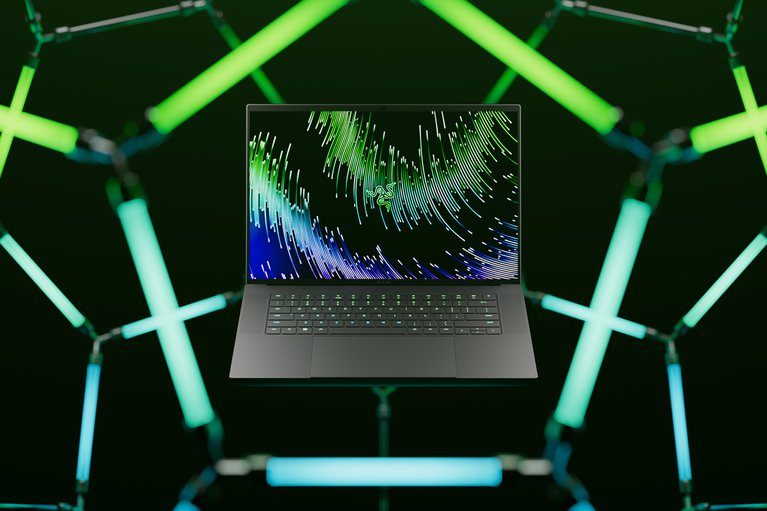 Razer Blade 16 Dual 13950HX 4070 32GB RAM 1TB Gaming Notebook