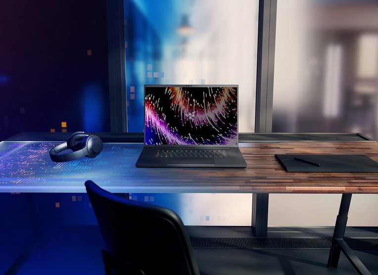 Razer Blade 18 18" QHD 240hz i9-13950HX 32GB RTX4080 12GB 1TB SSD 笔记型电脑