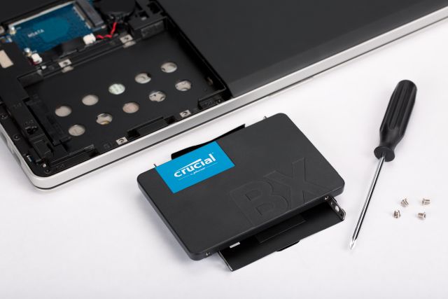 Crucial BX500 240/500/1TB/2TB 3D TLC SATA III SSD 固態硬碟