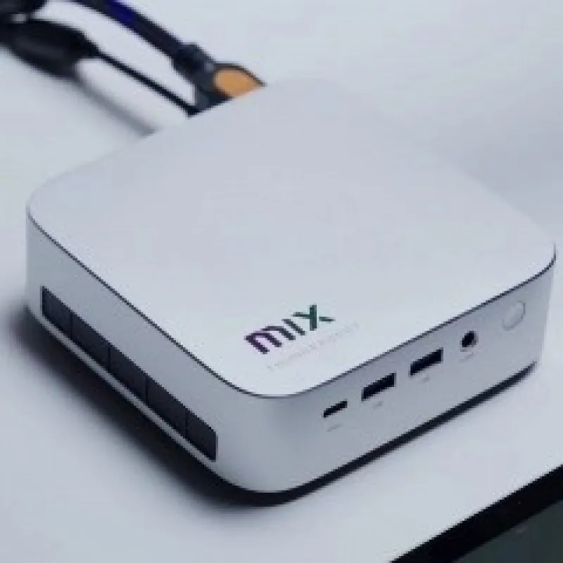 Thunderobot MIX NUC II 迷你電腦 AI 9 HX 370/16G*2 D5/1T/W11P #0.68L 機身設計